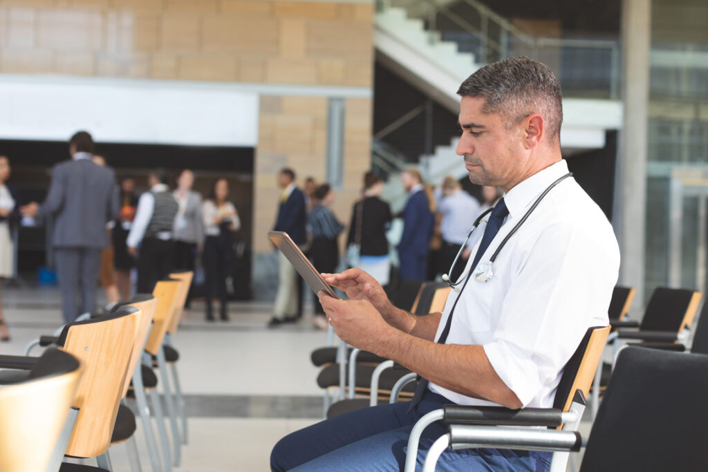 Auxiliares | Personal de admisión (PDA) | Limpieza profesional